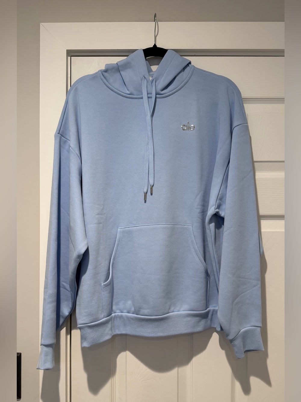 Auth.✅ NWOT ALO Yoga Women’s Accolade Hoodie in “Seashell Blue” Size Medium 🐚💙